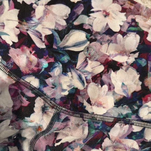Lululemon limited edition 4 - Picture 3 of 3